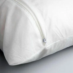 Hotel Pillow Protector - Non-quilted Polypropylene - Water Resistant Zipped Fastening - Pair - White