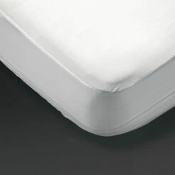 Basic Fitted Mattress Protector - Waterproof - White