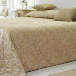 Sovereign Quilted Bedspread - Polyester / Cotton - Gold